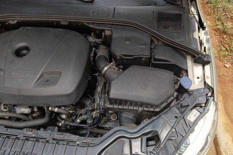 Used Volvo V60 2017 T5 Zhiya Edition China V Standard Engine Bay Left