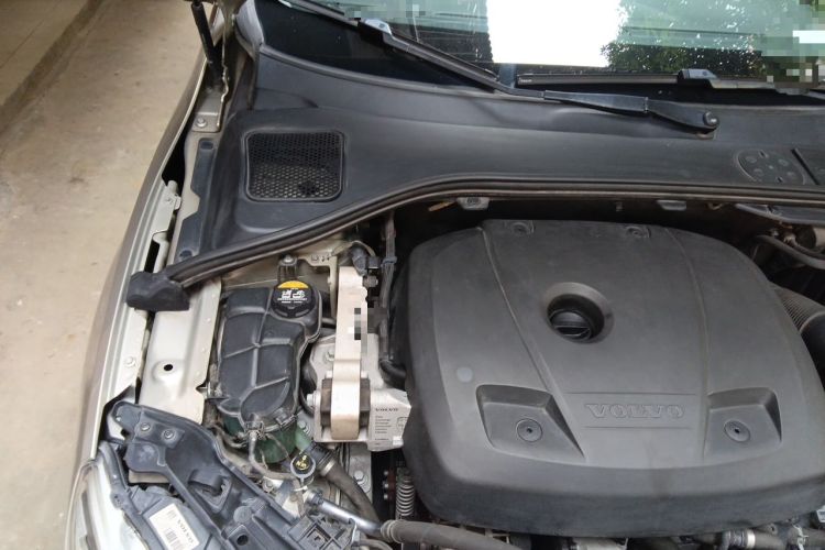 Used Volvo V60 2017 T5 Zhiya Edition China V Standard Engine Bay Right