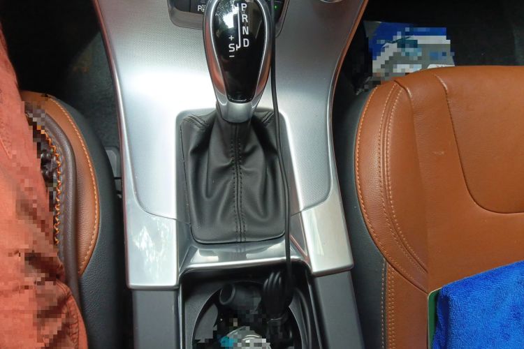 Used Volvo V60 2017 T5 Zhiya Edition China V Standard Gear Lever