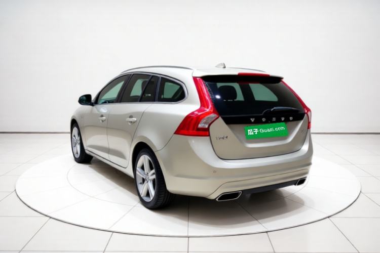 Used Volvo V60 2017 T5 Zhiya Edition China V Standard Rear Left 45 Deg
