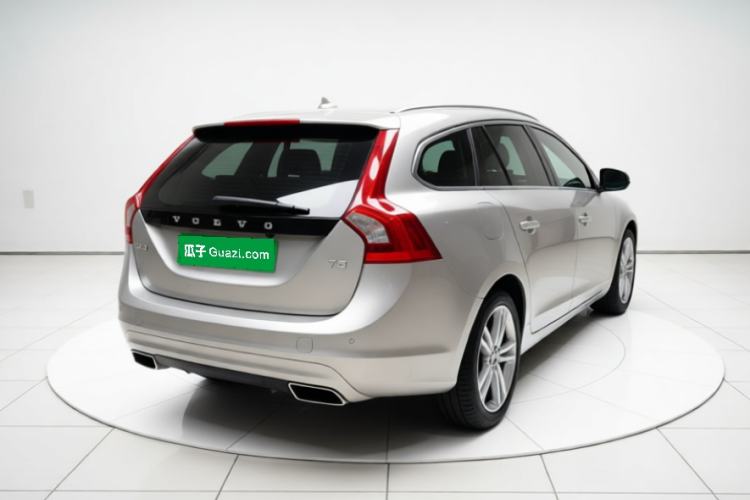 Used Volvo V60 2017 T5 Zhiya Edition China V Standard Rear Right 45 Deg