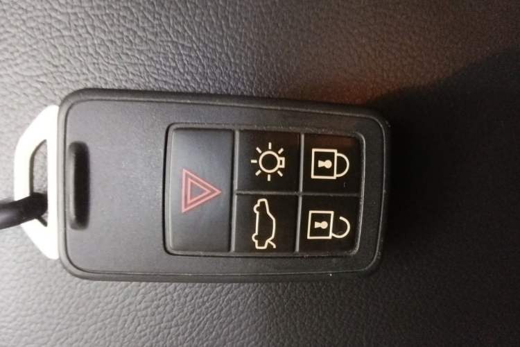 Used Volvo V60 2017 T5 Zhiya Edition China V Standard Vehicle Key
