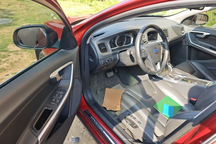 Used Volvo V60 2017 T5 Zhiyi Edition China VI Driver Seat