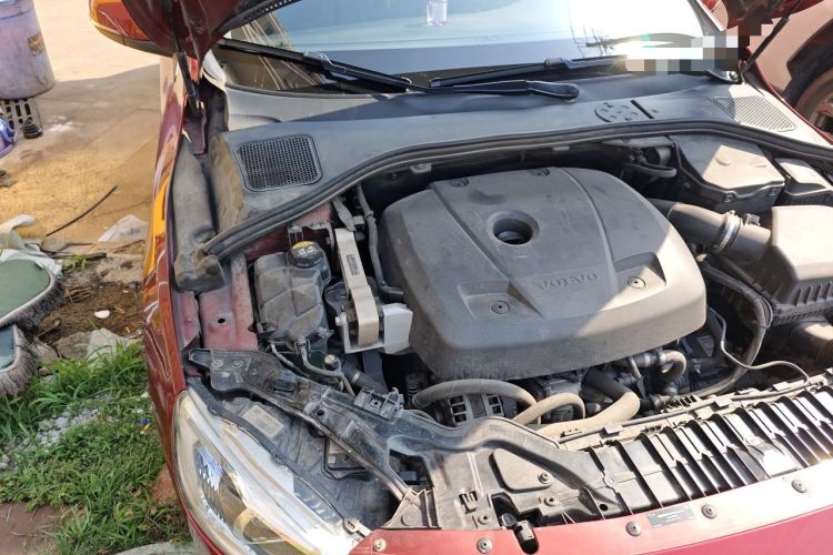 Used Volvo V60 2017 T5 Zhiyi Edition China VI Engine Bay Right