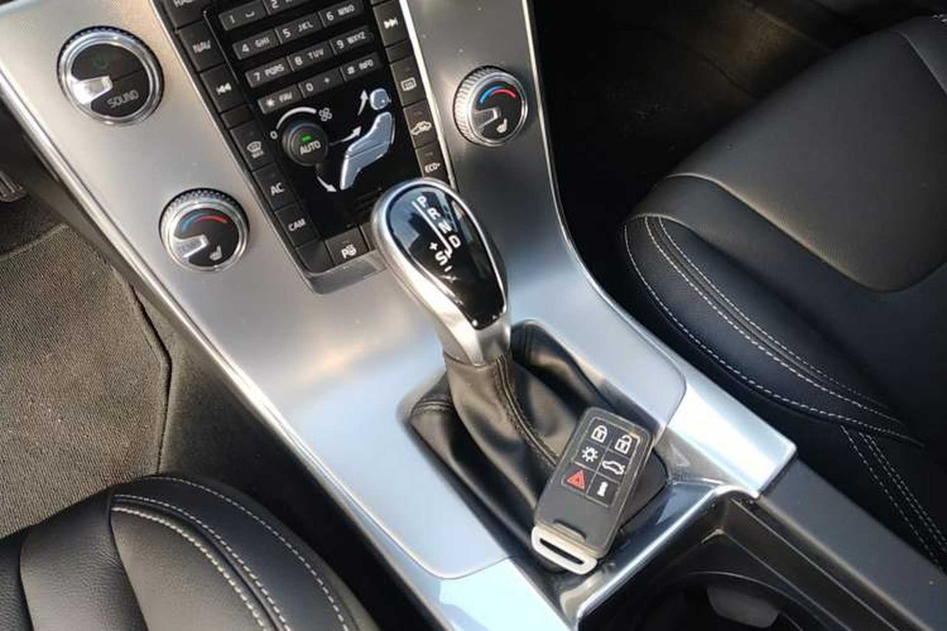 Used Volvo V60 2017 T5 Zhiya Edition China V Standard Gear Lever