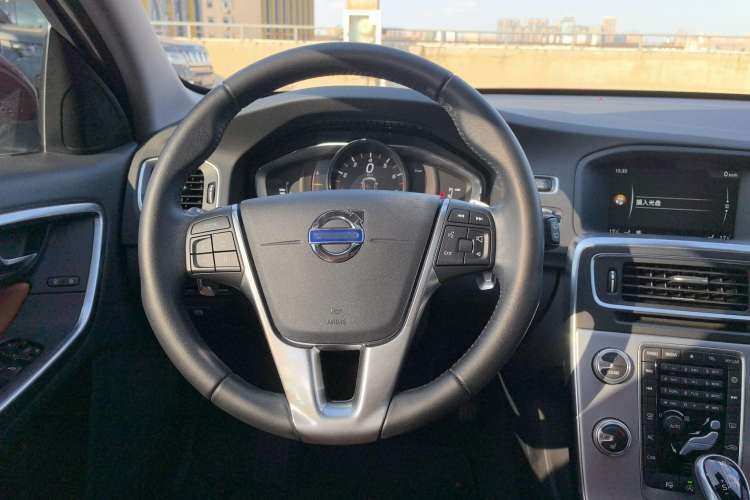 Used Volvo V60 2017 T5 Zhiya Edition China V Standard Interior 4