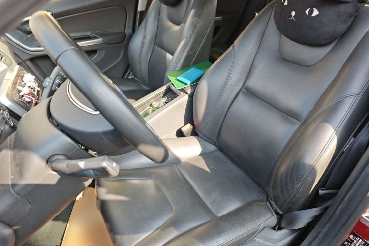Used Volvo V60 2017 T5 Zhiyi Edition China VI Left Front Seat