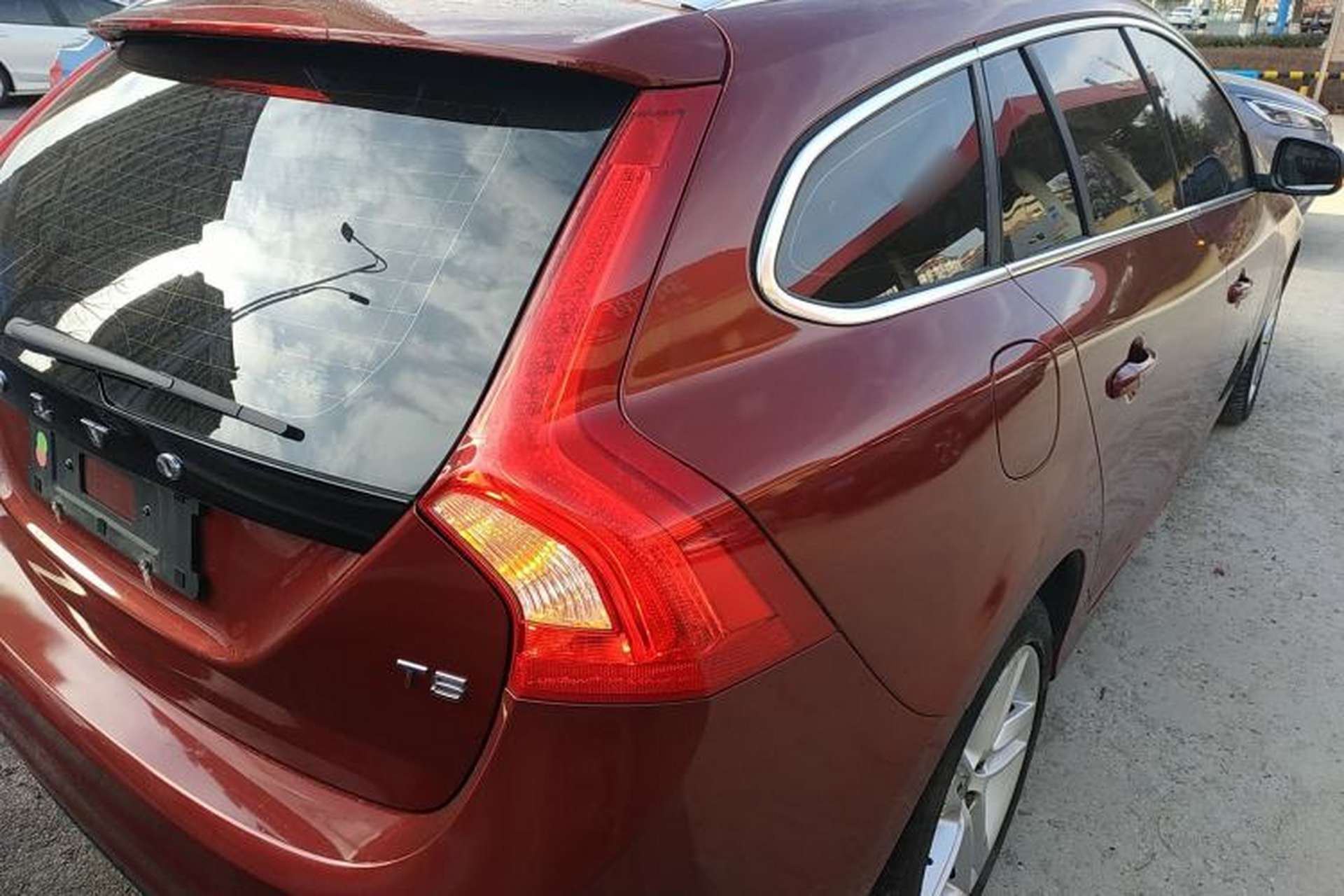 Used Volvo V60 2017 T5 Zhiya Edition China V Standard Right Rear Taillight