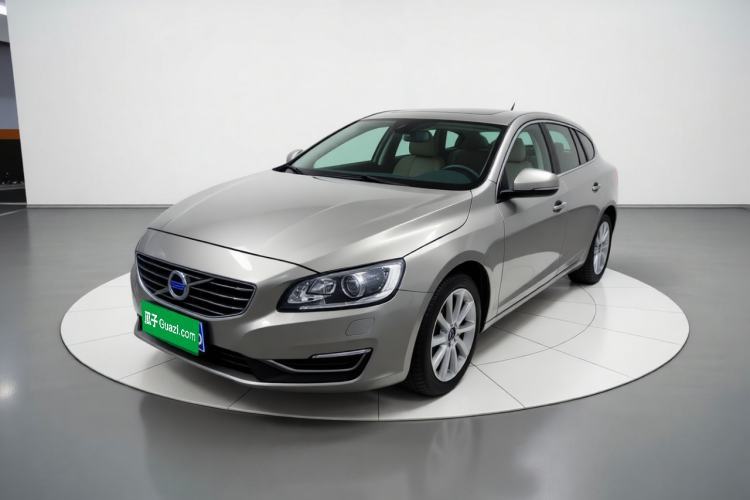 Used Volvo V60 2017 T5 Zhiyi Edition China V Standard Guazi used car, China used car export, Used car for sale, Used Volvo cars, Cheapest cars for sale