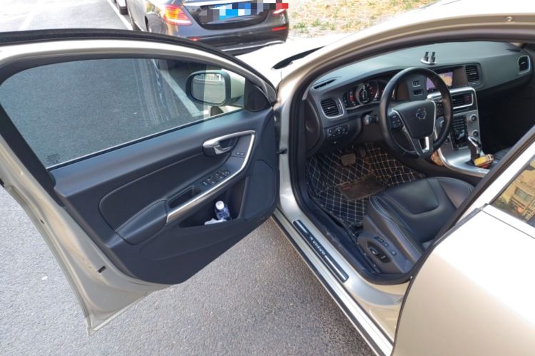 Used Volvo V60 2017 T5 Zhiya Edition China V Standard Driver Seat