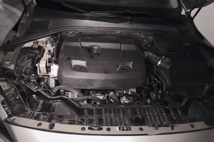 Used Volvo V60 2017 T5 Zhiya Edition China V Standard Engine Bay