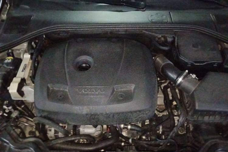 Used Volvo V60 2017 T5 Zhiyi Edition China V Standard Engine Bay