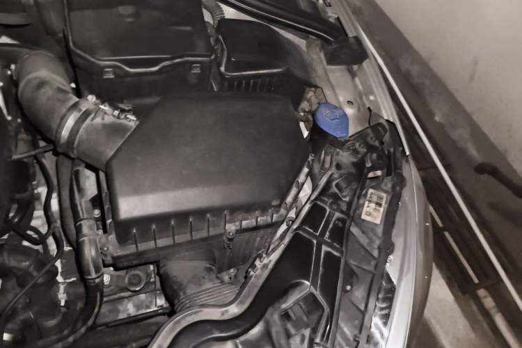 Used Volvo V60 2017 T5 Zhiya Edition China V Standard Engine Bay Left