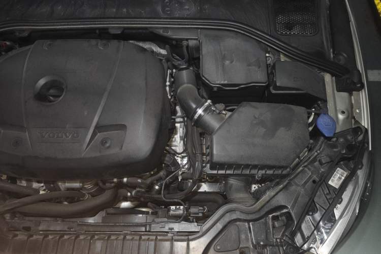 Used Volvo V60 2017 T5 Zhiyi Edition China V Standard Engine Bay Left