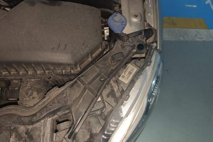 Used Volvo V60 2017 T4 Smart Edition China V Standard Engine Bay Left