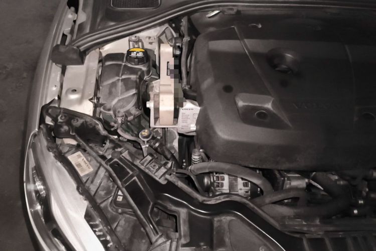 Used Volvo V60 2017 T5 Zhiya Edition China V Standard Engine Bay Right