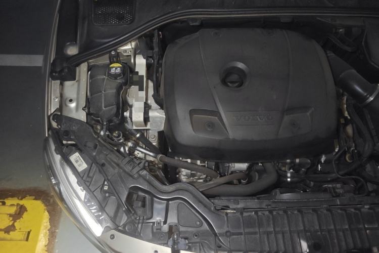 Used Volvo V60 2017 T5 Zhiyi Edition China V Standard Engine Bay Right