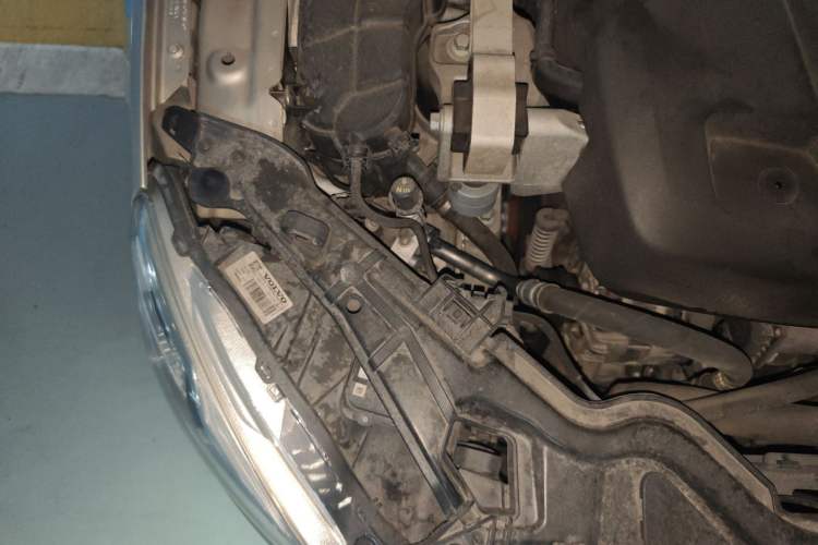 Used Volvo V60 2017 T4 Smart Edition China V Standard Engine Bay Right