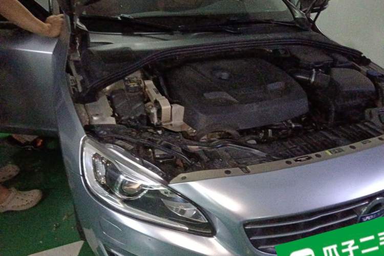 Used Volvo V60 2017 T5 Zhiyi Edition China V Standard Engine Bay Right