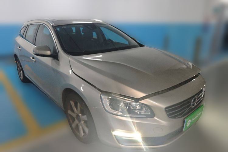 Used Volvo V60 2017 T4 Smart Edition China V Standard Front Right 45 Deg