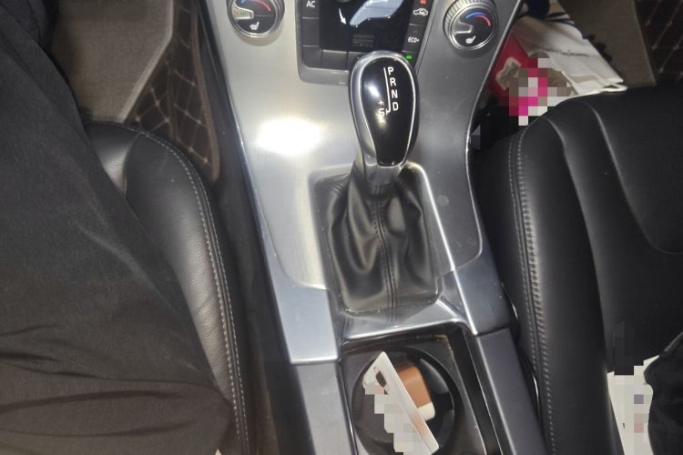 Used Volvo V60 2017 T5 Zhiyi Edition China V Standard Gear Lever