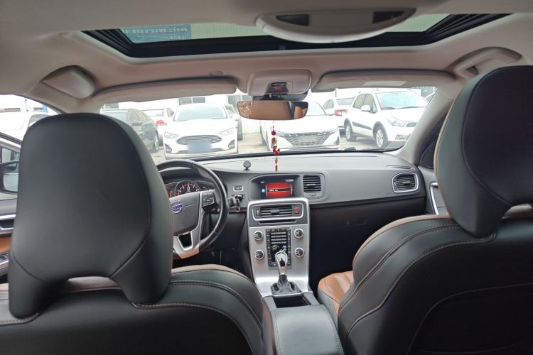 Used Volvo V60 2017 T5 Zhiya Edition China V Standard Headliner