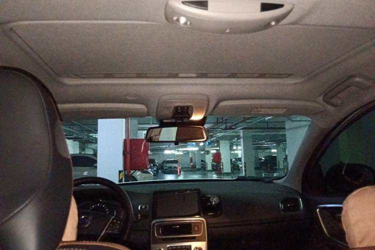 Used Volvo V60 2017 T5 Zhiyi Edition China V Standard Headliner