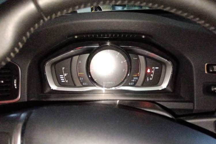Used Volvo V60 2017 T5 Zhiyi Edition China V Standard Instrument Cluster