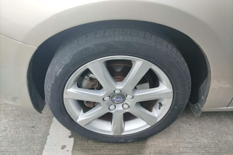 Used Volvo V60 2017 T4 Smart Edition China V Standard Left Front Wheel Hub