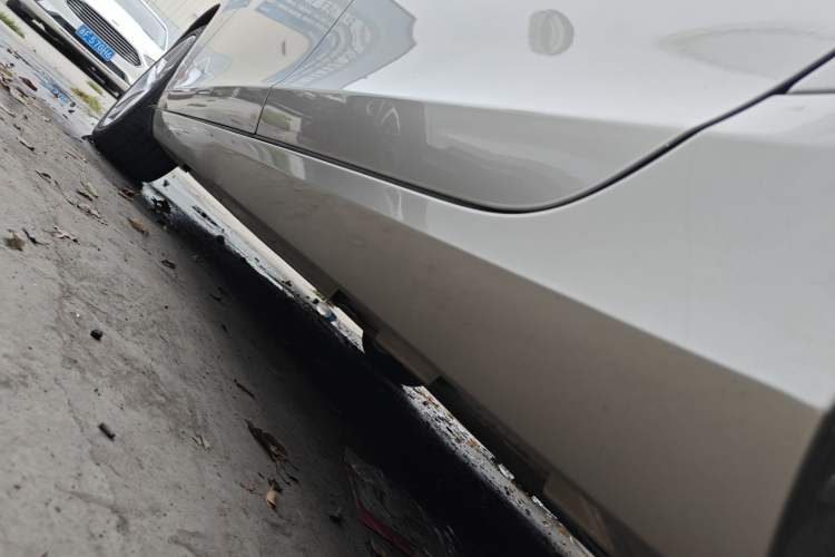 Used Volvo V60 2017 T5 Zhiya Edition China V Standard Left Side Sill