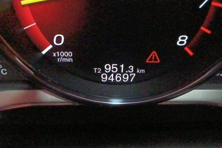 Used Volvo V60 2017 T5 Zhiyi Edition China V Standard Odometer Close Up