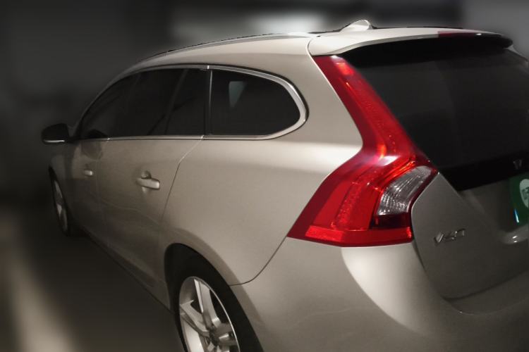Used Volvo V60 2017 T5 Zhiya Edition China V Standard Rear Left 45 Deg