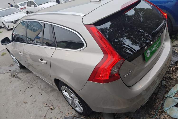 Used Volvo V60 2017 T5 Zhiya Edition China V Standard Rear Left 45 Deg