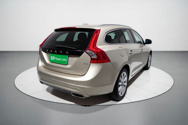 Used Volvo V60 2017 T5 Zhiyi Edition China V Standard Rear Right 45 Deg