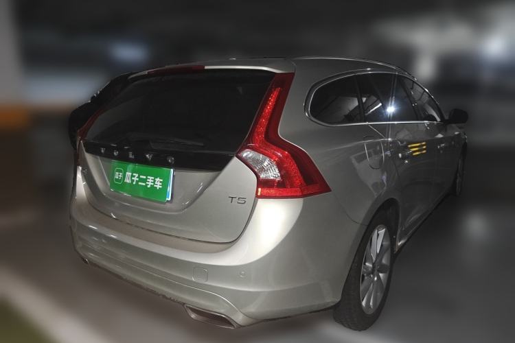 Used Volvo V60 2017 T5 Zhiyi Edition China V Standard Rear Right 45 Deg