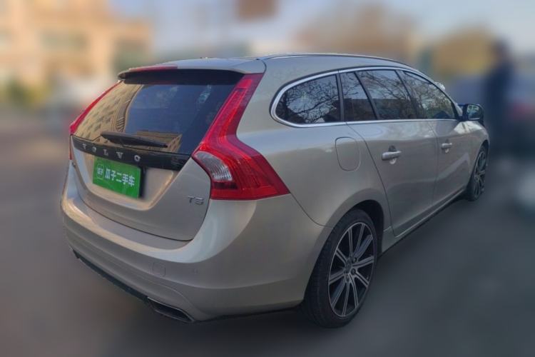 Used Volvo V60 2017 T5 Zhiya Edition China V Standard Rear Right 45 Deg