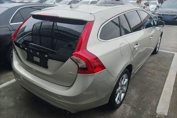 Used Volvo V60 2017 T4 Smart Edition China V Standard Rear Right 45 Deg