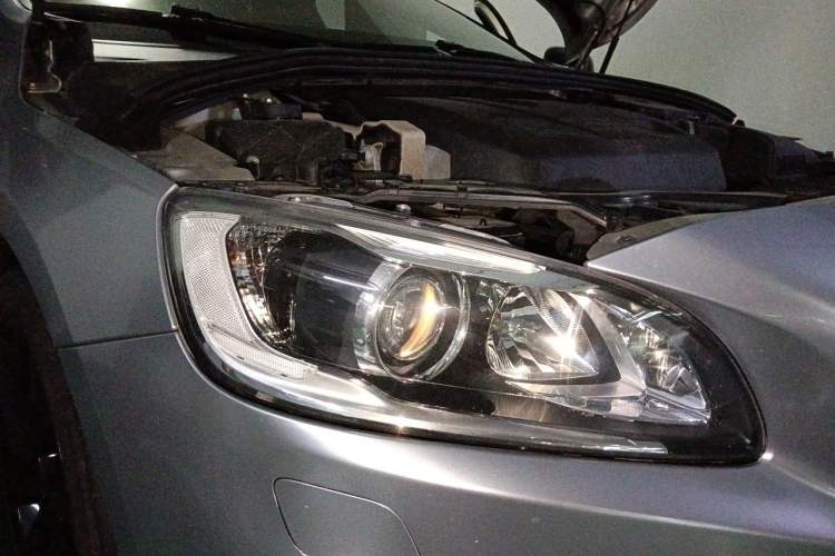 Used Volvo V60 2017 T5 Zhiyi Edition China V Standard Right Front Headlight