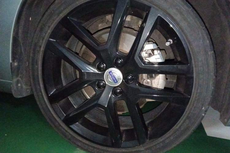 Used Volvo V60 2017 T5 Zhiyi Edition China V Standard Right Front Wheel Hub