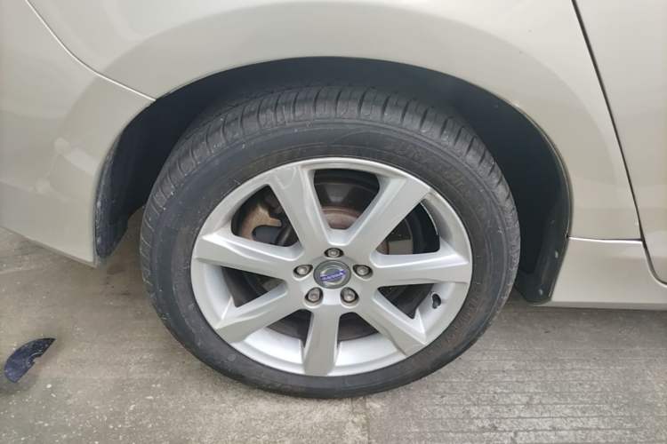Used Volvo V60 2017 T4 Smart Edition China V Standard Right Rear Wheel Hub