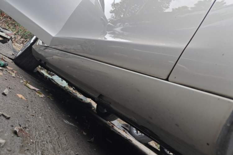 Used Volvo V60 2017 T5 Zhiya Edition China V Standard Right Side Sill