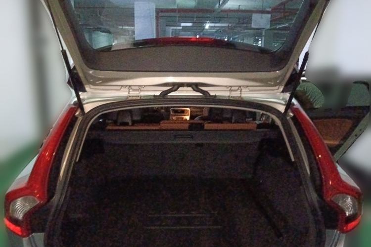 Used Volvo V60 2017 T5 Zhiyi Edition China V Standard Trunk