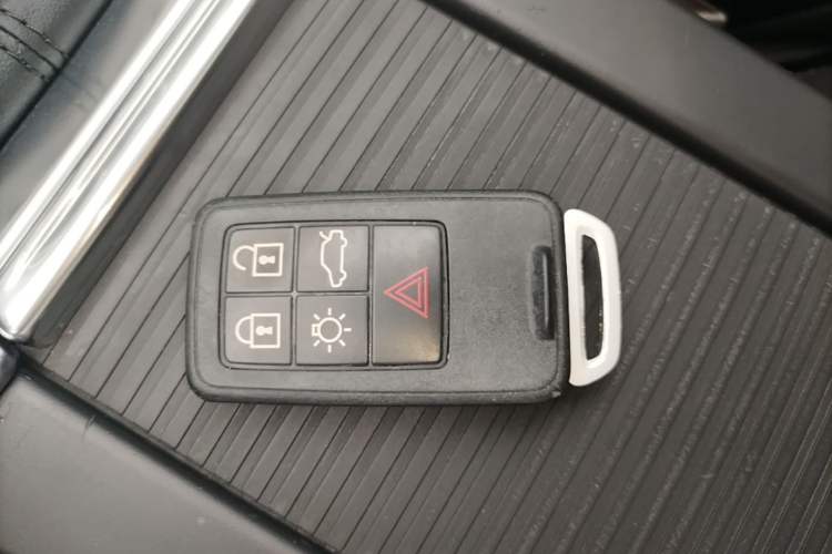 Used Volvo V60 2017 T4 Smart Edition China V Standard Vehicle Key