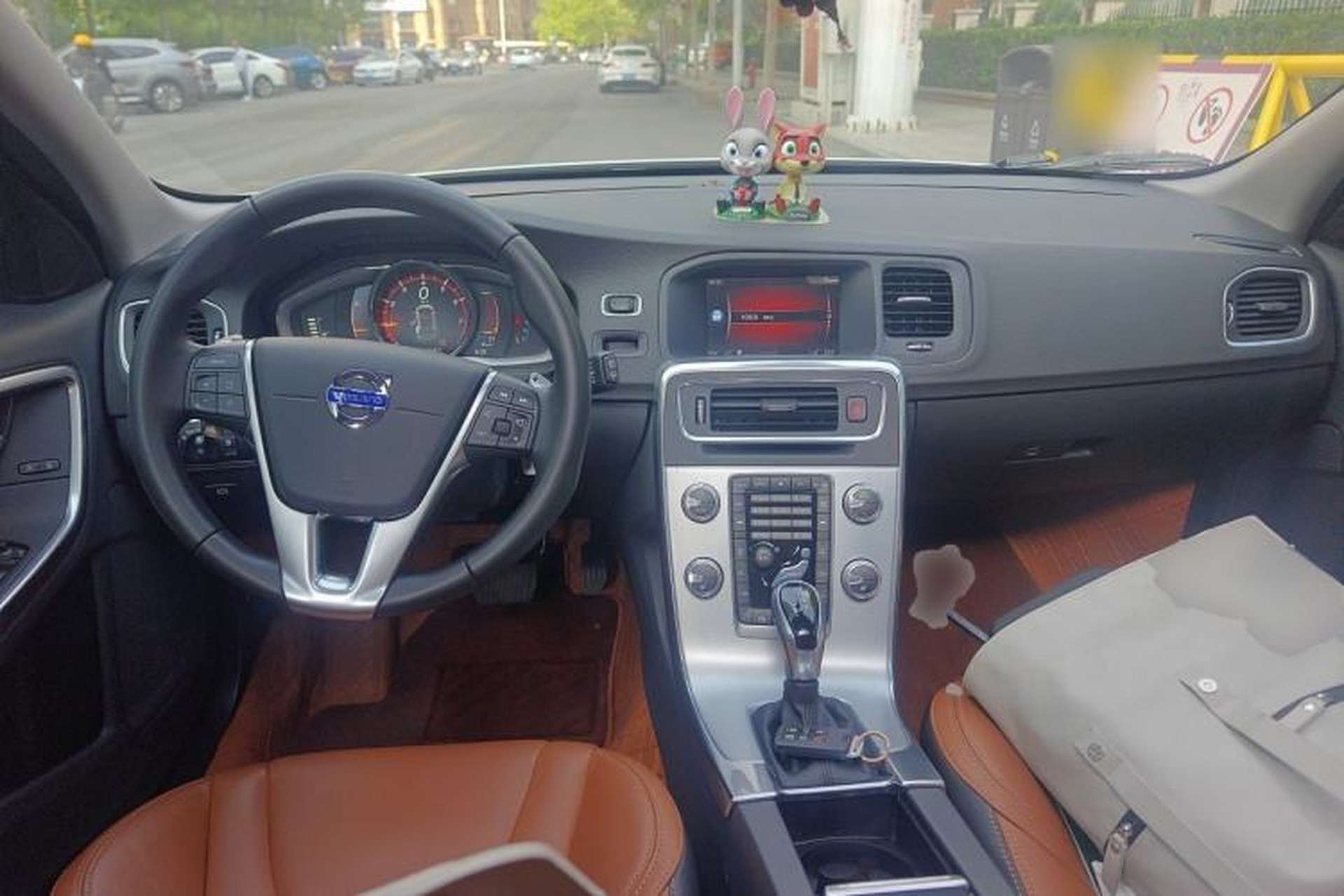 Used Volvo V60 2017 T5 Zhiya Edition China V Standard Center Console