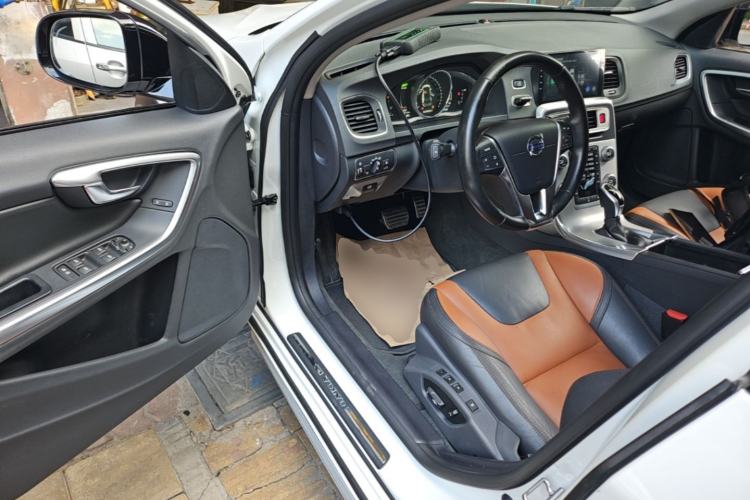 Used Volvo V60 2017 Cross Country T5 AWD China V Standard Driver Seat