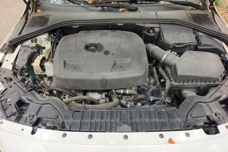 Used Volvo V60 2017 T5 Zhiyi Edition China V Standard Engine Bay