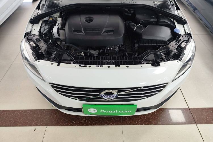 Used Volvo V60 2017 T5 Zhiyi Edition China V Standard Engine Bay