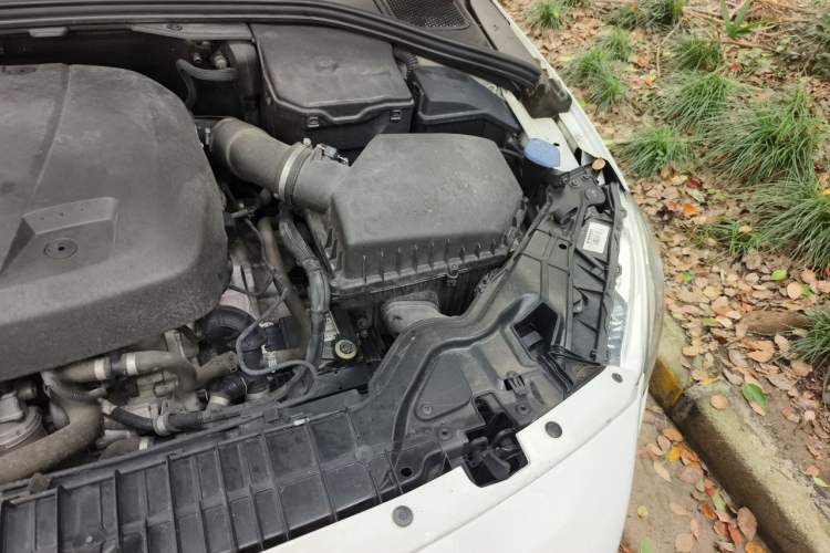 Used Volvo V60 2017 T5 Zhiyi Edition China V Standard Engine Bay Left
