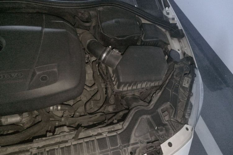 Used Volvo V60 2017 T5 Zhiya Edition China V Standard Engine Bay Left