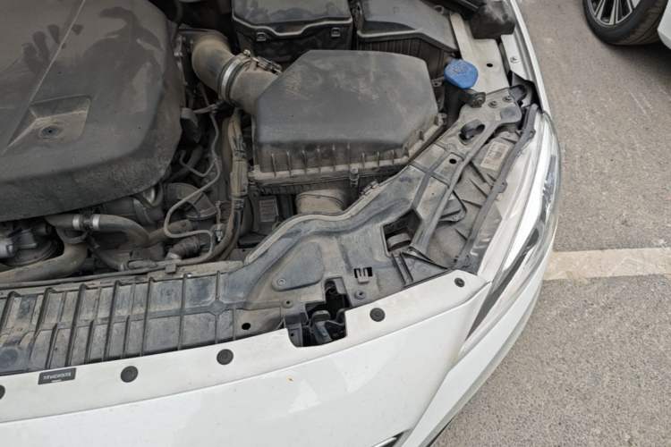Used Volvo V60 2017 T5 Zhiya Edition China V Standard Engine Bay Left